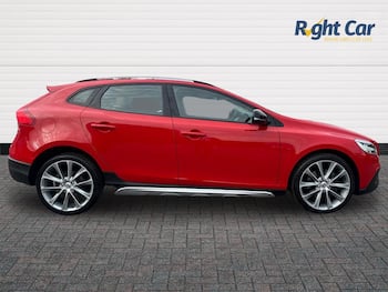 Used Volvo V40 2018 for sale - 79768995: Photo