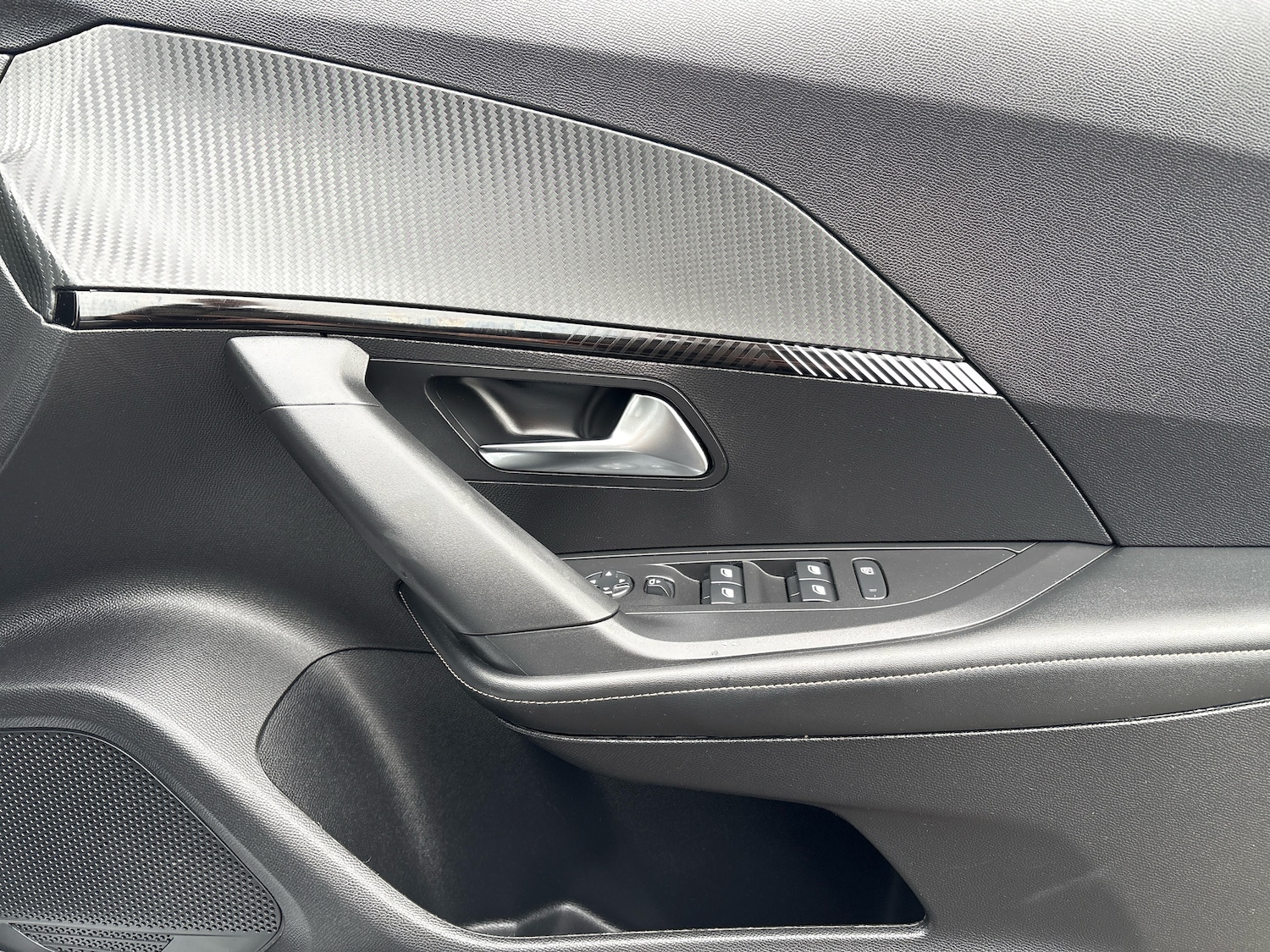 Used Peugeot 2008 2024 for sale - 77627632: Photo 11