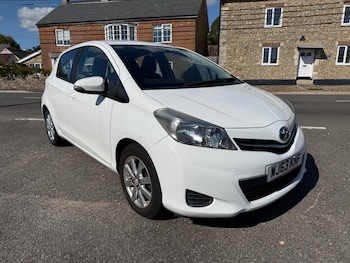 Used Toyota Yaris 2013 for sale - 76056390: Photo