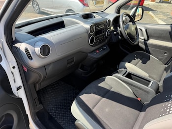 Used Citroen Berlingo 2017 for sale - 76061030: Photo