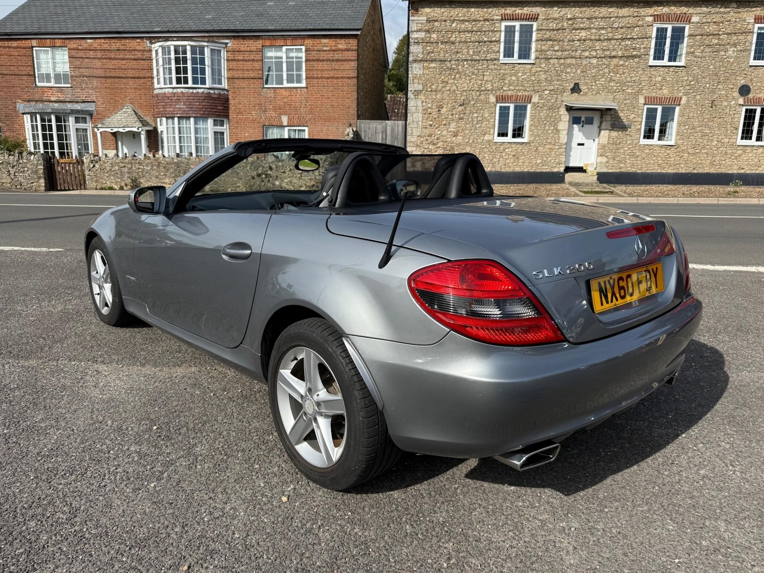 Used Mercedes-Benz SLK 2010 for sale - 76105164: Photo 2