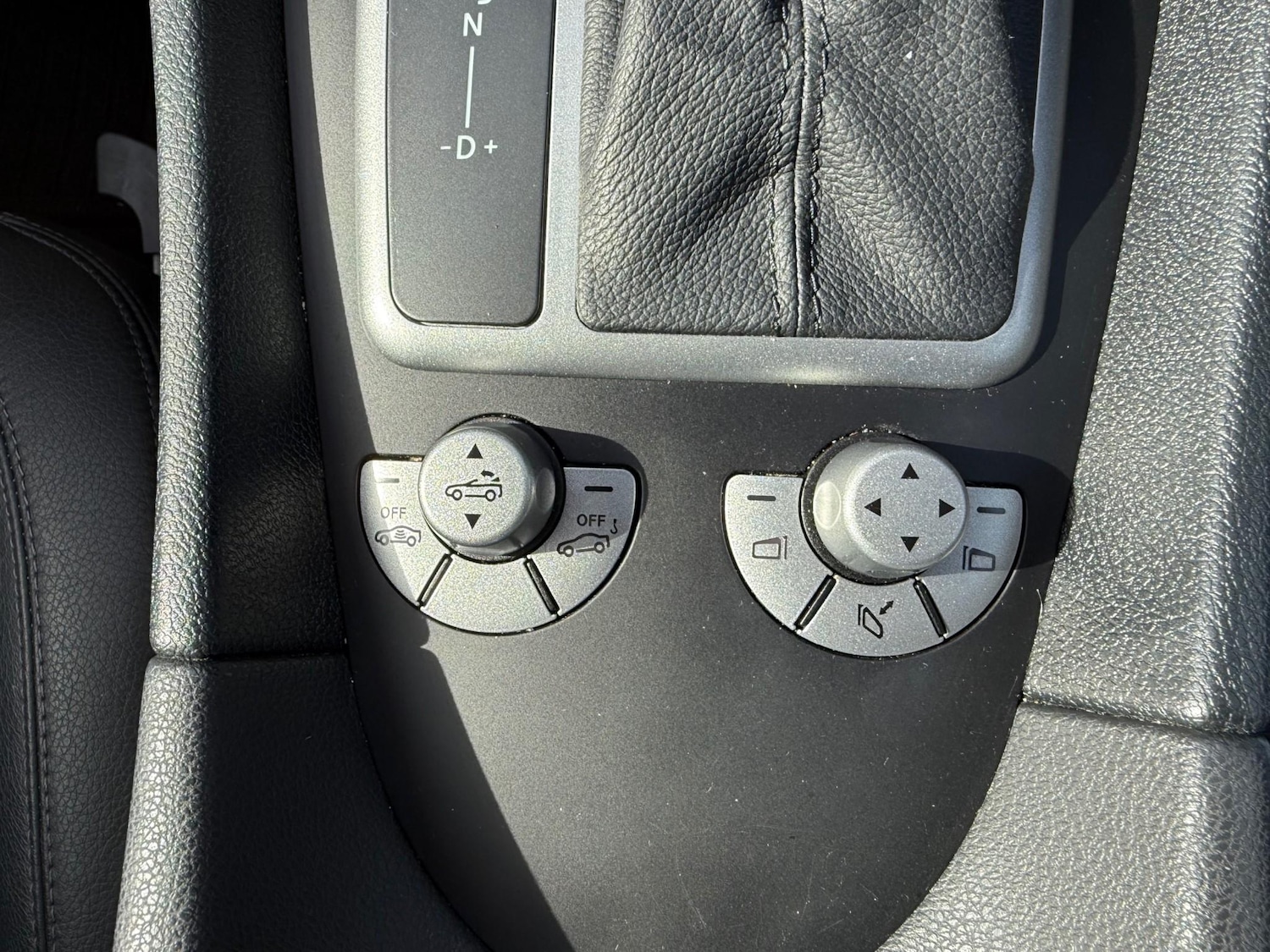 Used Mercedes-Benz SLK 2010 for sale - 76105164: Photo 24