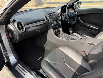 Used Mercedes-Benz SLK 2010 for sale - 76105164: Photo