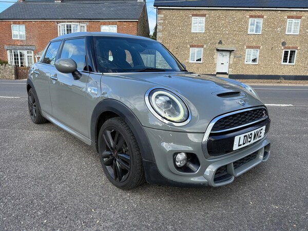 Used MINI Hatch 2019 for sale - 76172818: Photo 1