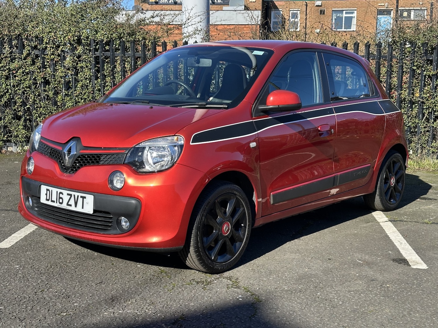 Used Renault Twingo 2016 for sale - 77789352: Photo 2