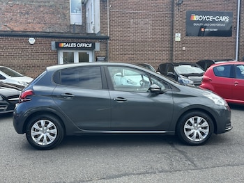 Used Peugeot 208 2017 for sale - 78633536: Photo