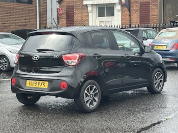 Used Hyundai i10 2019 for sale - 78571575: Photo