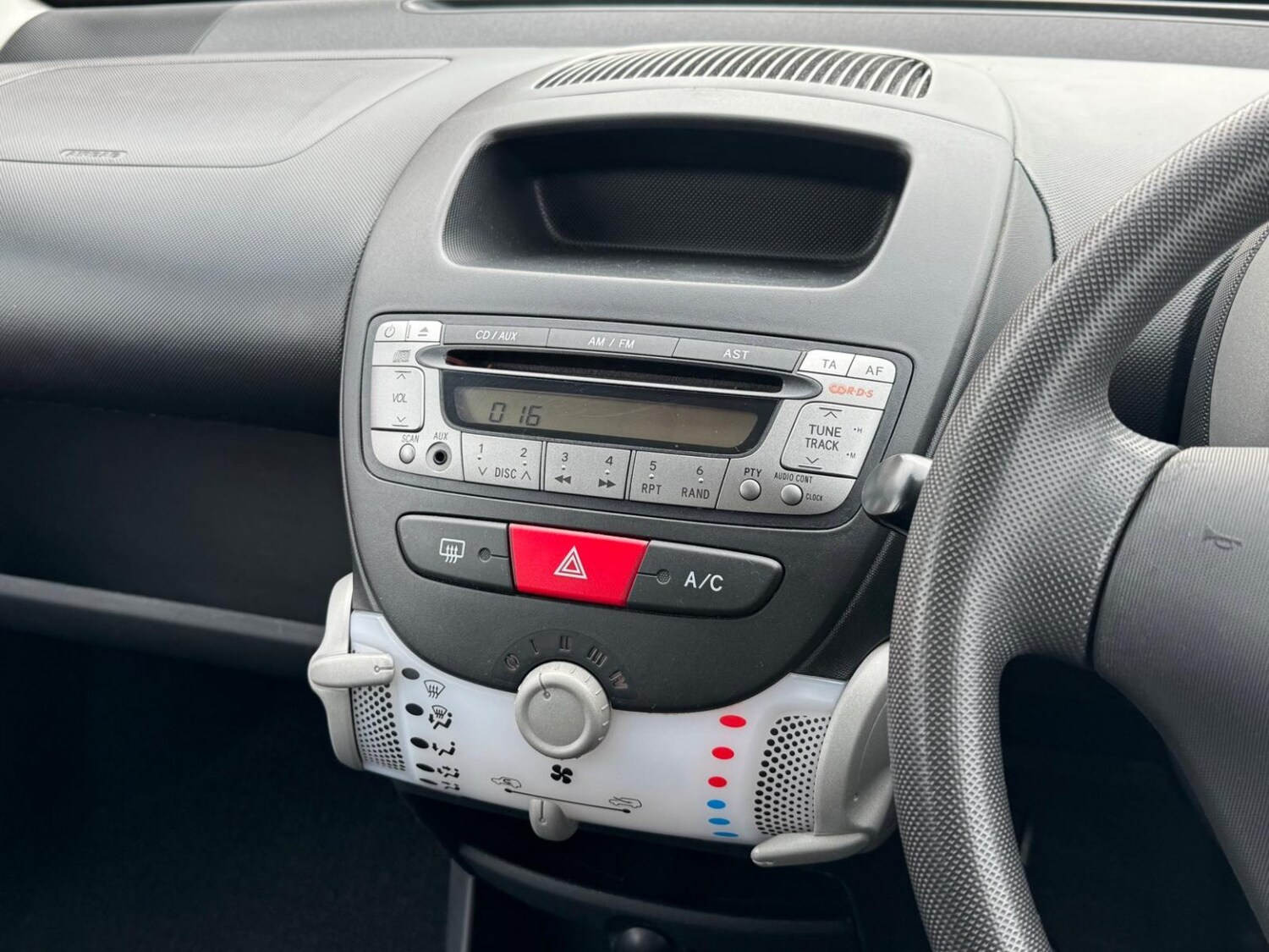 Used Peugeot 107 2013 for sale - 78112034: Photo 10