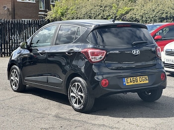 Used Hyundai i10 2018 for sale - 78571385: Photo