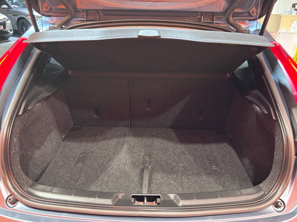 Used Volvo V40 2014 for sale - 77734079: Photo 38