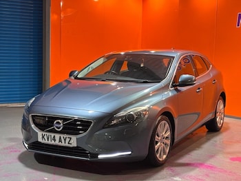 Used Volvo V40 2014 for sale - 77734079: Photo