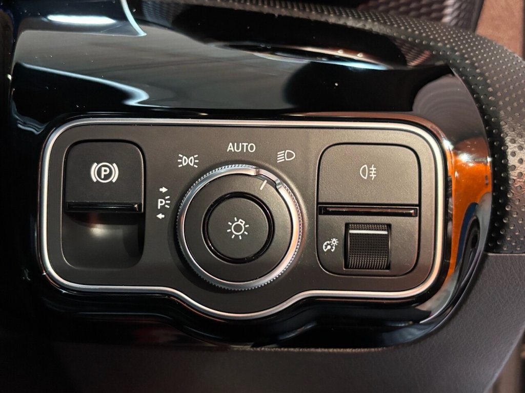 Used Mercedes-Benz A-Class 2019 for sale - 76768101: Photo 40