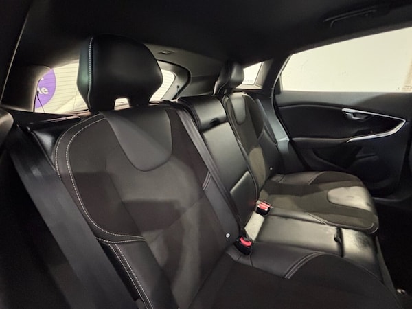 Used Volvo V40 2018 for sale - 74675243: Photo 18