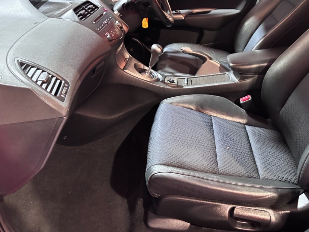 Used Honda Civic 2010 for sale - 76345980: Photo 18