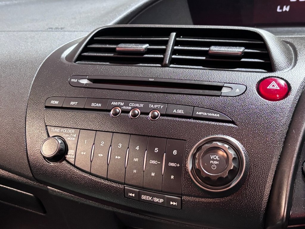 Used Honda Civic 2010 for sale - 76345980: Photo 30