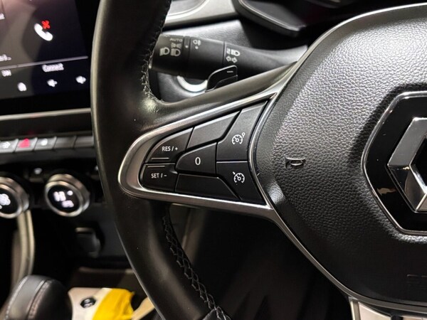 Used Renault Captur 2021 for sale - 68660539: Photo 24