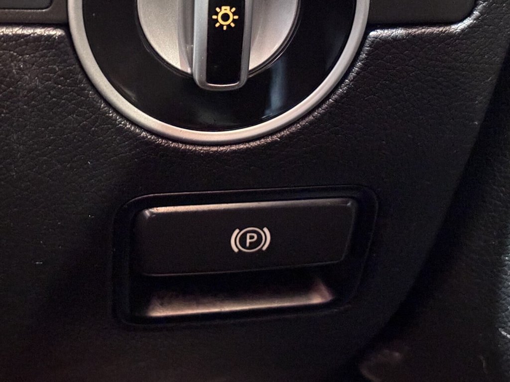 Used Mercedes-Benz SLK 2012 for sale - 76535527: Photo 36