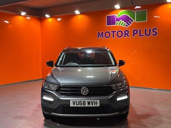 Used Volkswagen T-Roc 2018 for sale - 76376295: Photo