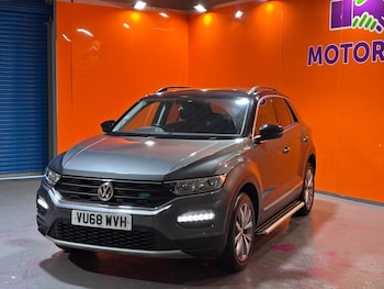 Used Volkswagen T-Roc 2018 for sale - 76376295: Photo