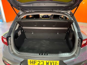 Used Kia Stonic 2023 for sale - 78682737: Photo