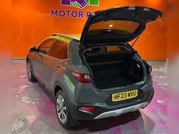 Used Kia Stonic 2023 for sale - 78682737: Photo