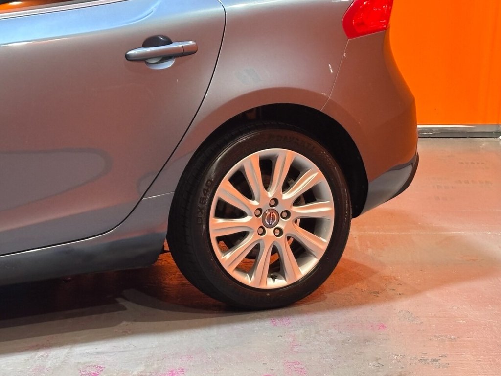 Used Volvo V40 2014 for sale - 76595963: Photo 12