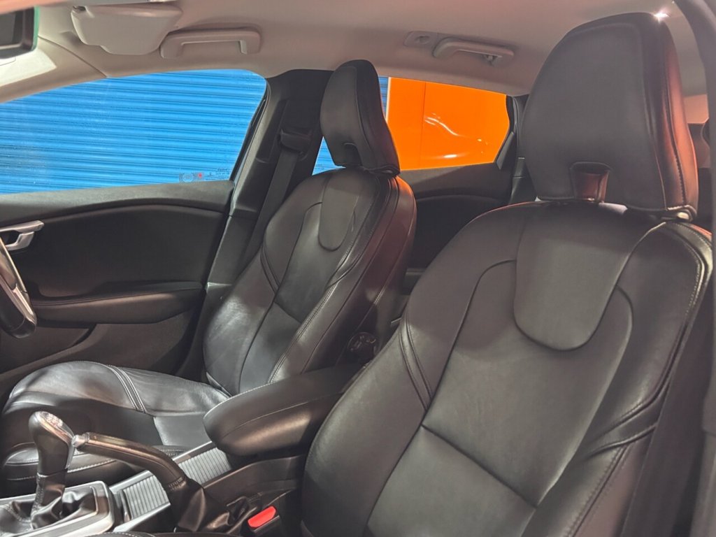 Used Volvo V40 2014 for sale - 76595963: Photo 29