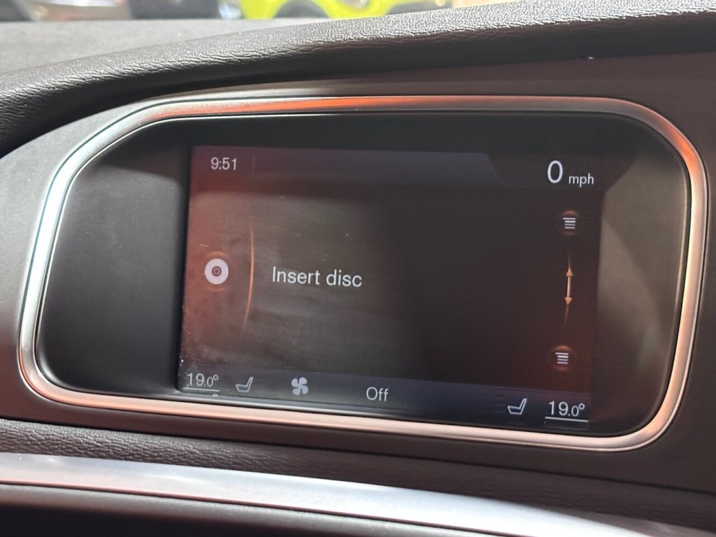 Used Volvo V40 2014 for sale - 76595963: Photo 34