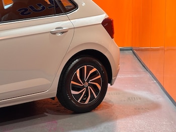 Used Volkswagen Polo 2023 for sale - 76535430: Photo
