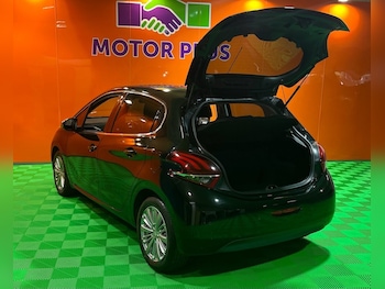Used Peugeot 208 2015 for sale - 79166386: Photo