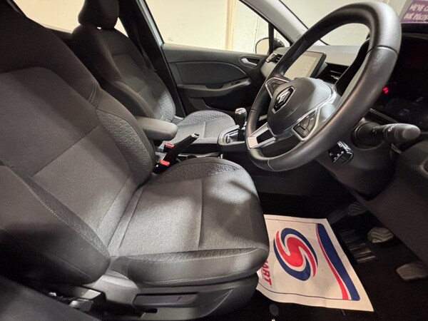 Used Renault Clio 2023 for sale - 74404501: Photo 9