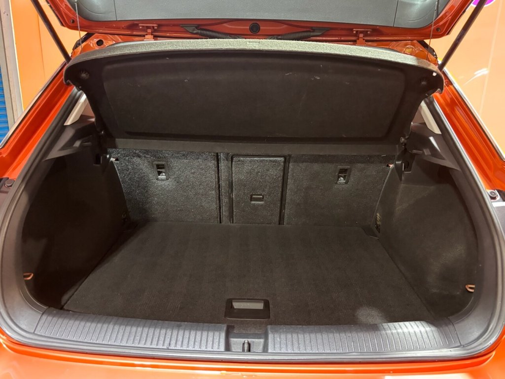Used Volkswagen T-Roc 2018 for sale - 76279373: Photo 14