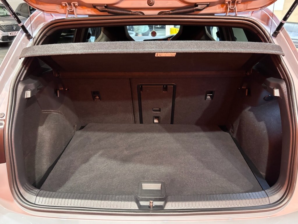 Used Volkswagen Golf 2024 for sale - 76454611: Photo 40