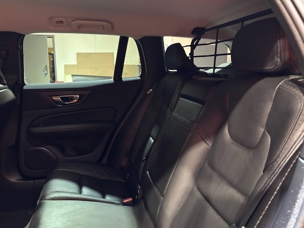 Used Volvo V60 Cross Country 2019 for sale - 76291921: Photo 13