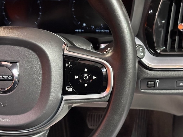 Used Volvo V60 Cross Country 2019 for sale - 76291921: Photo 19