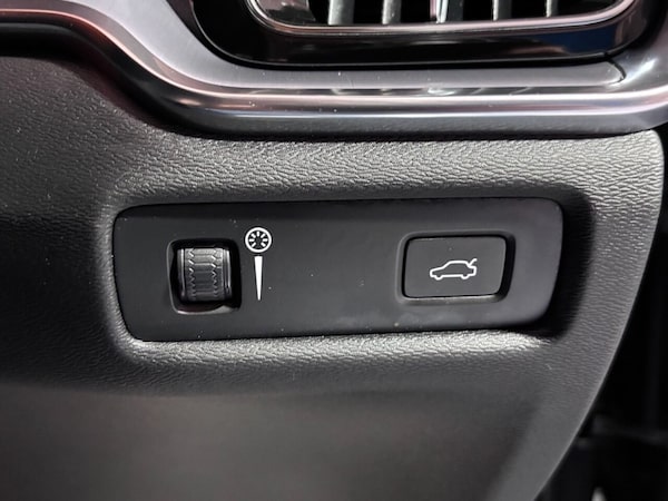 Used Volvo V60 Cross Country 2019 for sale - 76291921: Photo 33