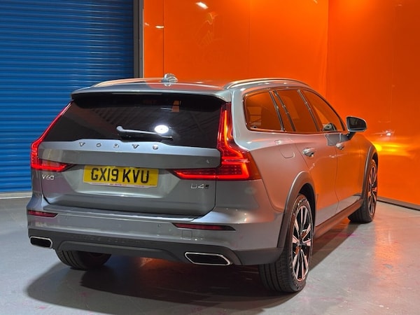 Used Volvo V60 Cross Country 2019 for sale - 76291921: Photo 39