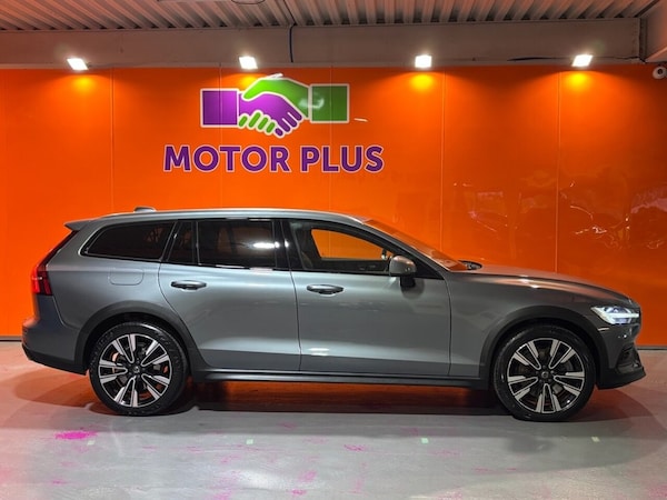 Used Volvo V60 Cross Country 2019 for sale - 76291921: Photo 3