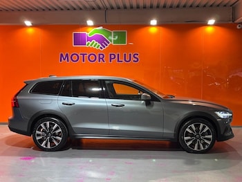 Used Volvo V60 Cross Country 2019 for sale - 76291921: Photo