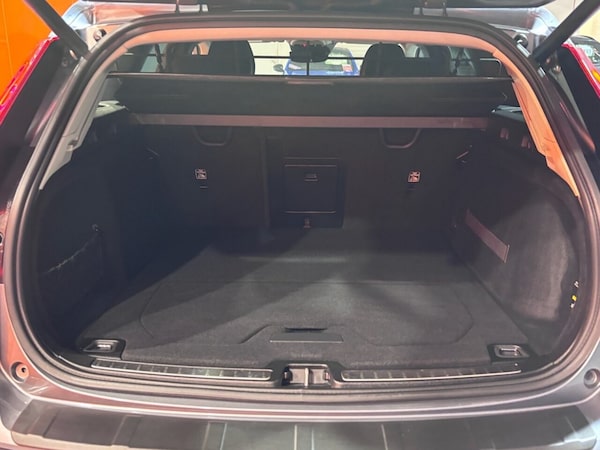 Used Volvo V60 Cross Country 2019 for sale - 76291921: Photo 41