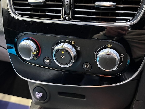 Used Renault Clio 2018 for sale - 74695607: Photo 32