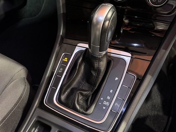 Used Volkswagen Golf 2018 for sale - 76178377: Photo 31