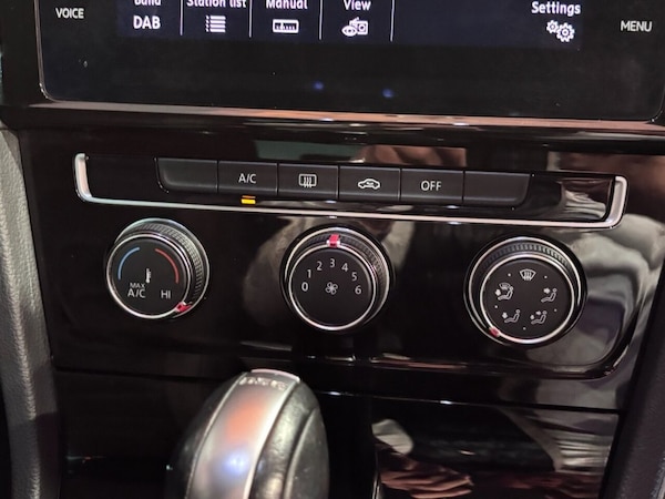 Used Volkswagen Golf 2018 for sale - 76178377: Photo 33