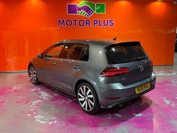 Used Volkswagen Golf 2018 for sale - 78833125: Photo