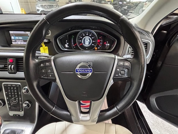 Used Volvo V40 2016 for sale - 74373664: Photo 26