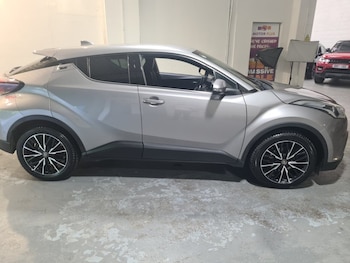 Used Toyota C-HR 2019 for sale - 76323206: Photo