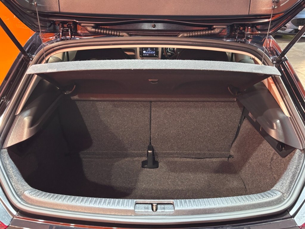 Used Volkswagen Scirocco 2016 for sale - 76210801: Photo 36