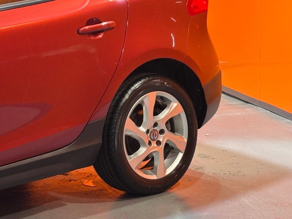 Used Volvo V40 Cross Country 2015 for sale - 75253396: Photo 10