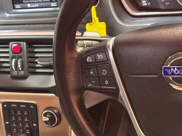 Used Volvo V40 Cross Country 2015 for sale - 75253396: Photo 19