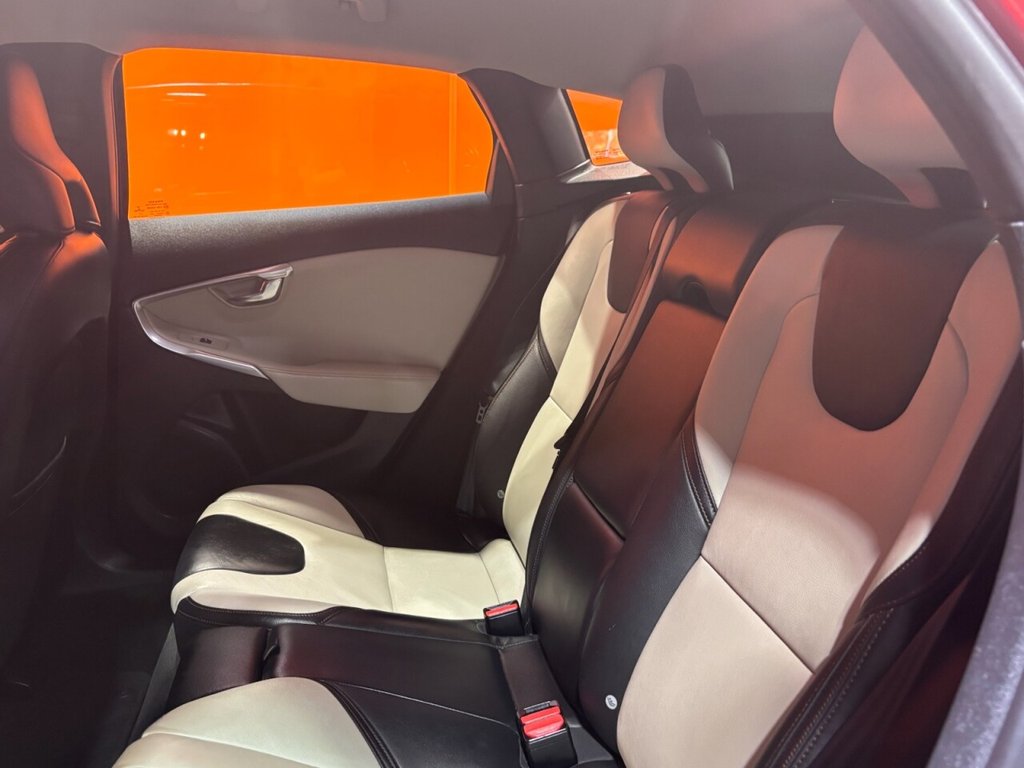 Used Volvo V40 Cross Country 2015 for sale - 75253396: Photo 22